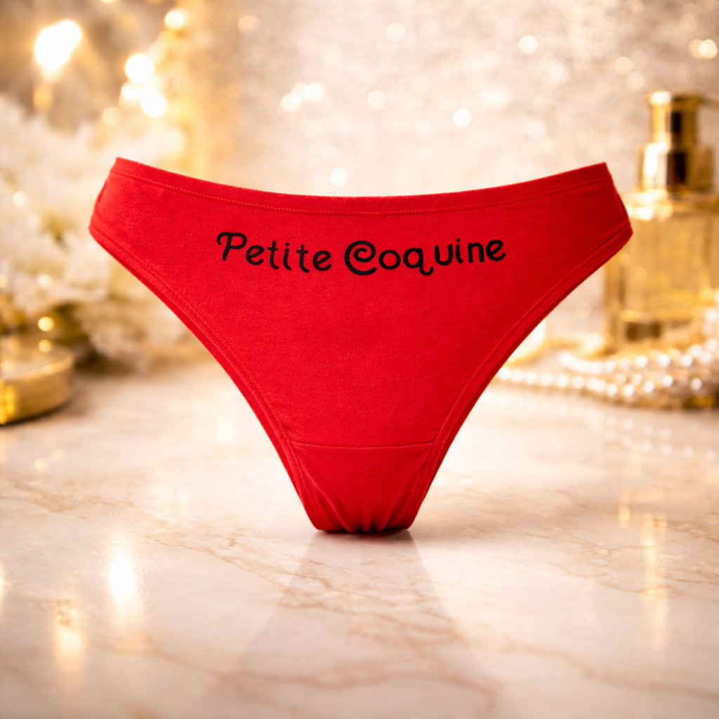 string tanga petite coquine