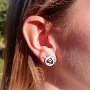 boucle clou queen of spade