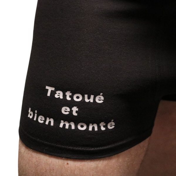 boxer tatoué monté