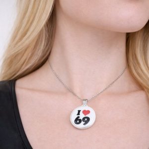 pendentif love 69